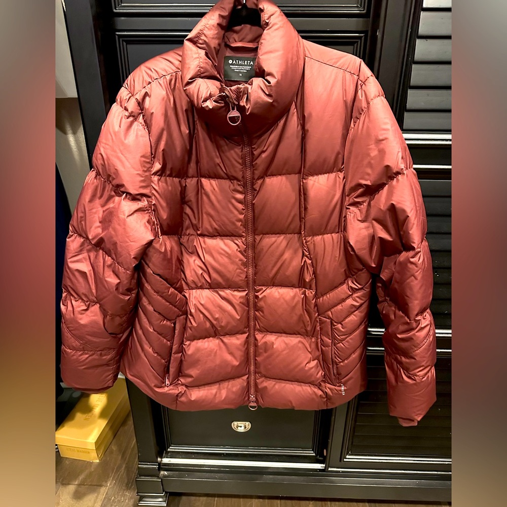 EUC rarely worn Athleta dark red Inlet puffer jacket, size 1X.